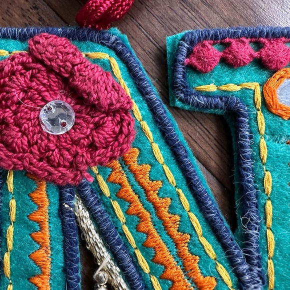 ⛄️ 50% off⛄️ Felt N Letter Ornament /Present Topper - Picture 4 of 5